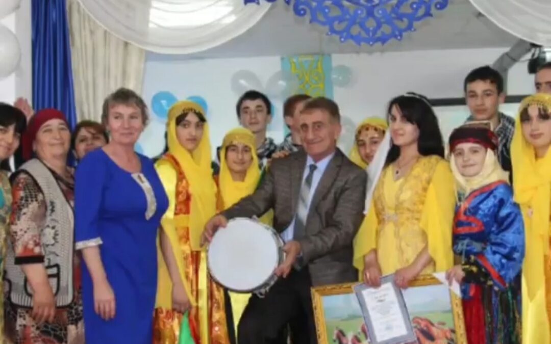 Активисты курдского этнокультурного центра Шуского района Жамбылской области под руководством Алиева Усена Ибрагимовича отметили праздник Наурыз