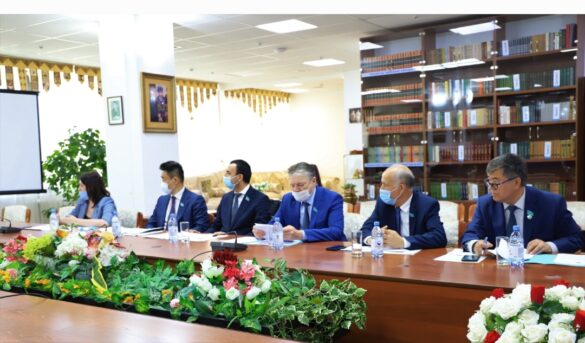 Марат Әзілханов ҚХА-дан сайланған ҚР Парламенті Мәжілісінің депутаттарымен кездесті