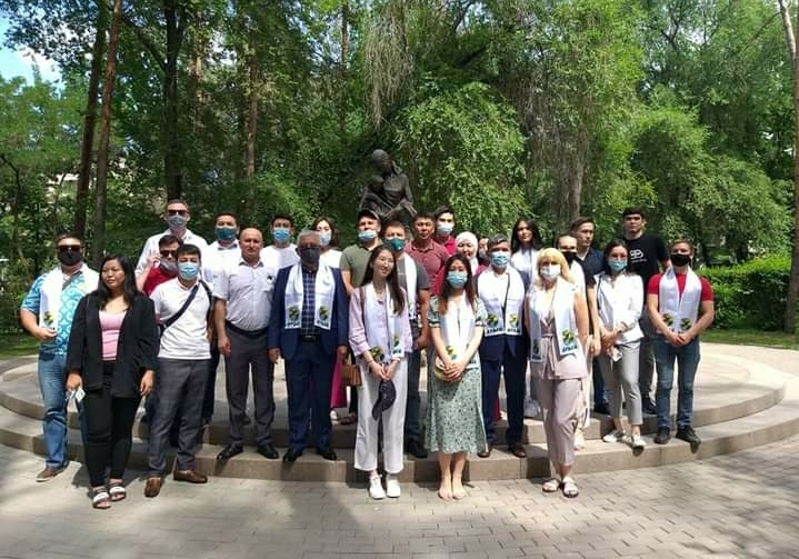 Член Правления Ассоциации "Барбанг" Жасым Османов принял участие в акции памяти жертвам голода и политических репрессий в Алматы