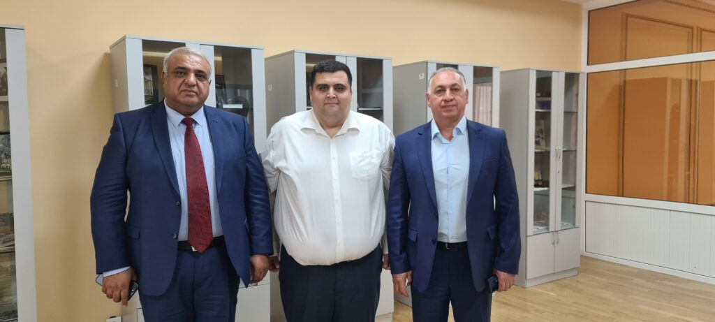 Министр Дархан Кыдырали встретился с руководителями этнокультурных объединений и СМИ АНК